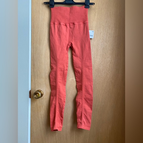 NWT Free People Good Karma Leggings in Pomelo - XS/S - Picture 6 of 8